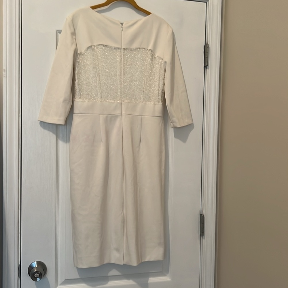 Beautiful dress - Picture 3 of 4